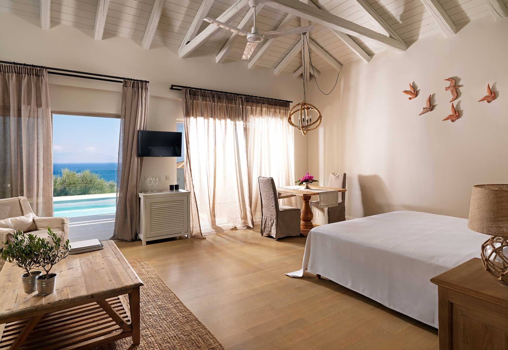 camvillia_private_pool_suite_inside_image