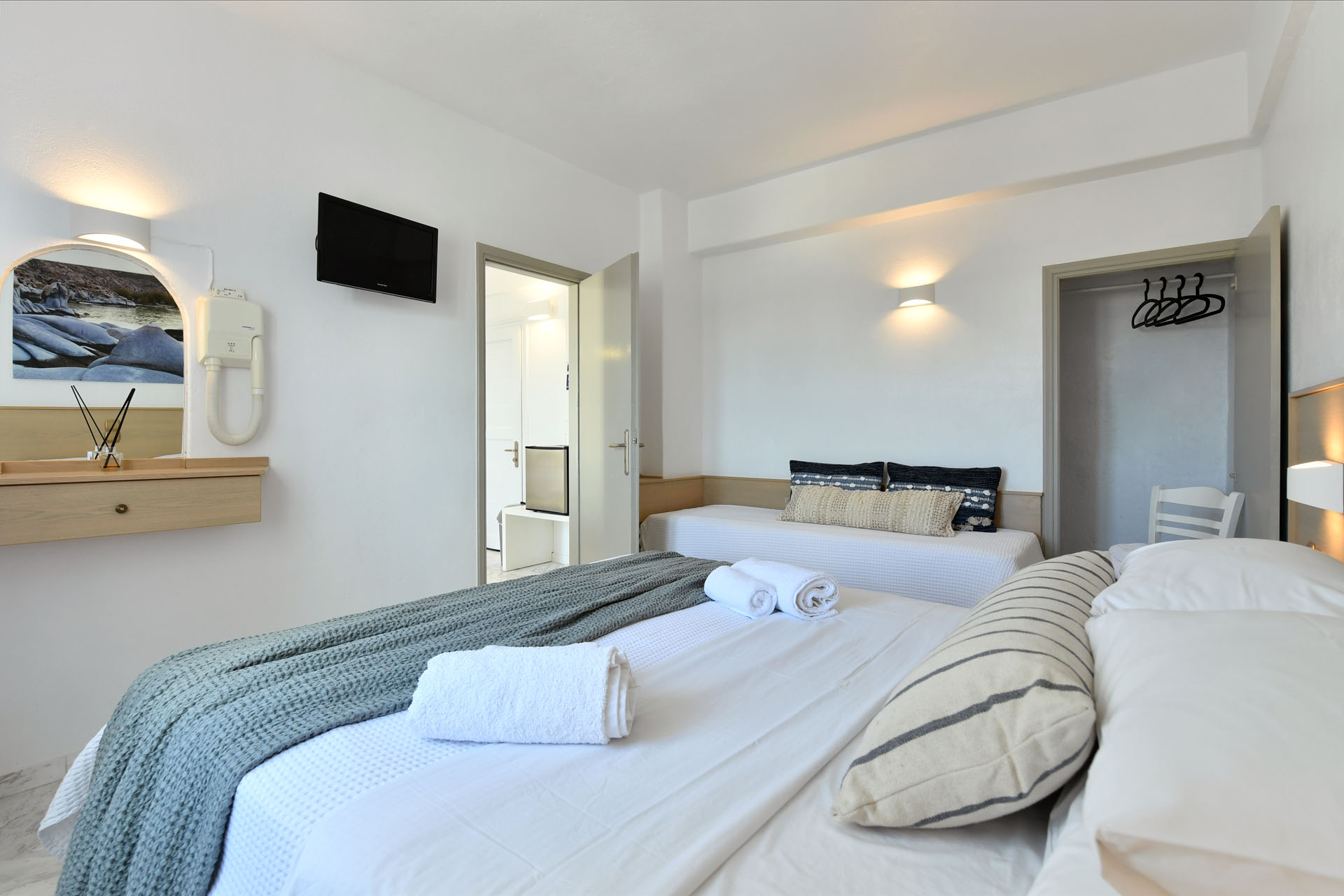 Family Room with Sea View (3)