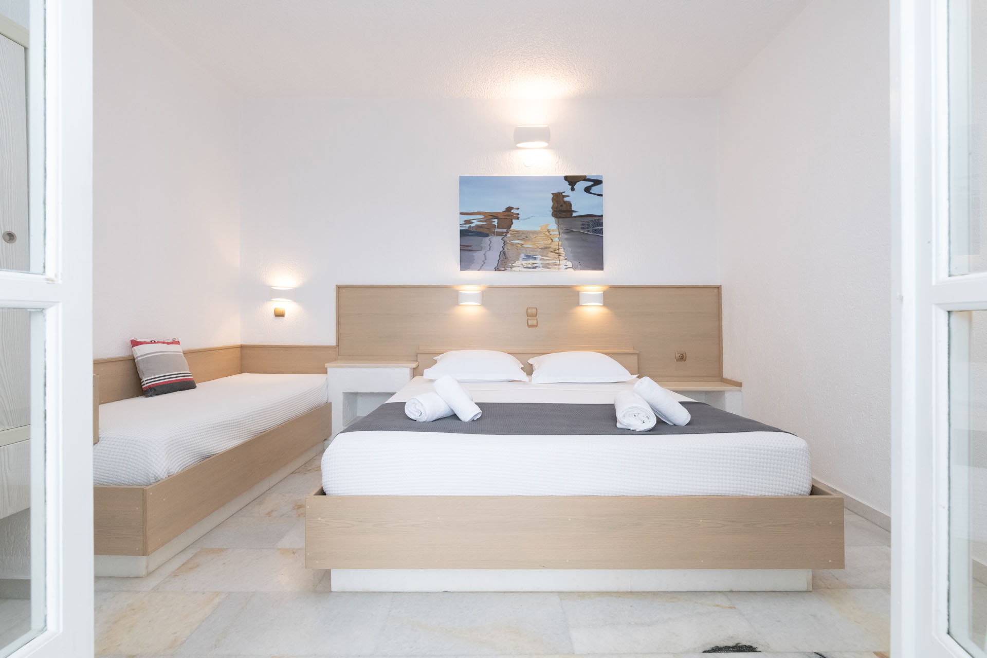 Family Suite with Private Hot Tub (18)