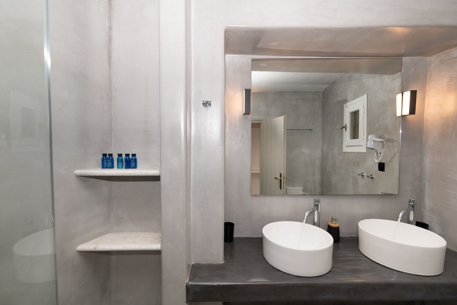 Family Suite with Private Hot Tub (6)