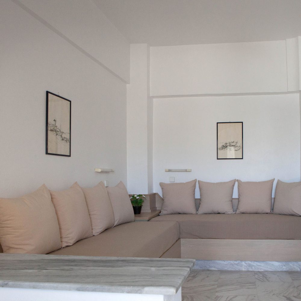 Family Room with Pool View (3)